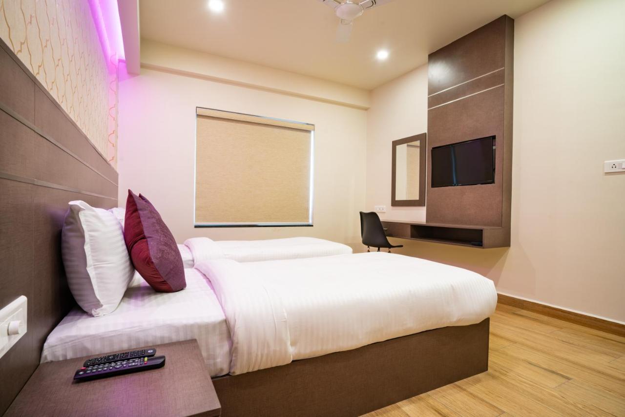 Lavender Infopark Kochi Hotel Екстериор снимка