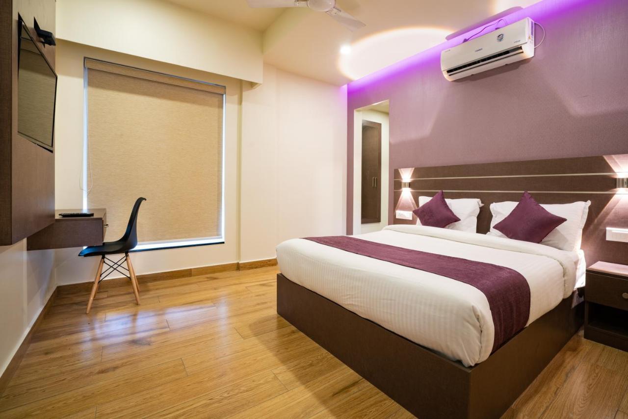 Lavender Infopark Kochi Hotel Екстериор снимка