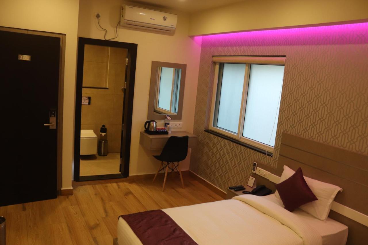 Lavender Infopark Kochi Hotel Екстериор снимка