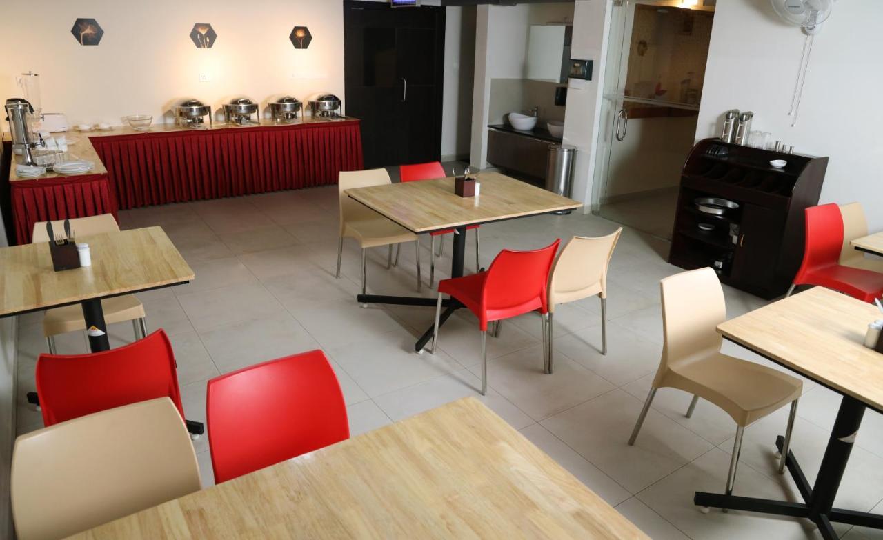 Lavender Infopark Kochi Hotel Екстериор снимка