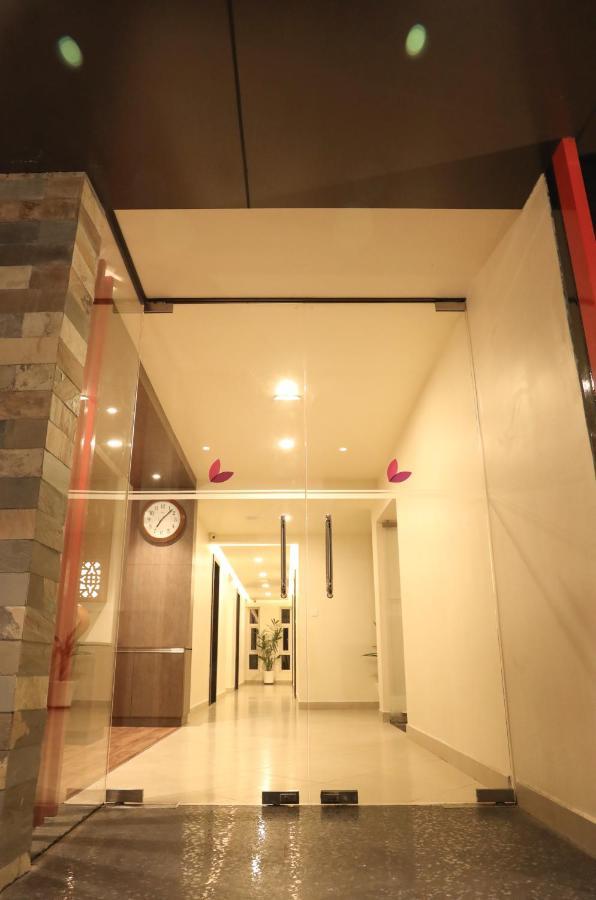 Lavender Infopark Kochi Hotel Екстериор снимка